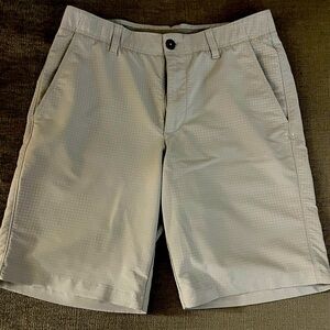 Under Armour golf shorts 32